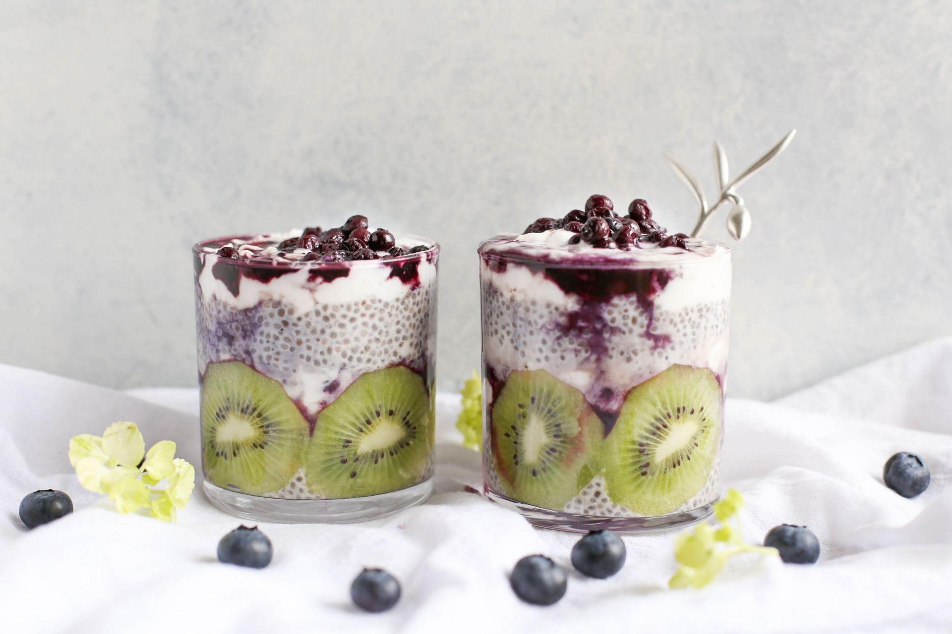 Seeds can be added to smoothies. (Image via Unsplash/ Brenda Godinez)